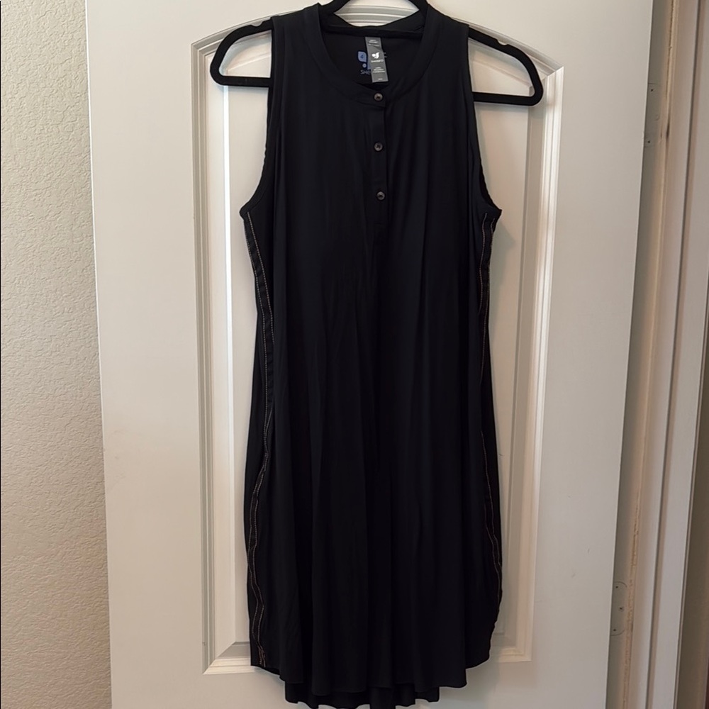 Black Pleated Sleeveless Midi Sundress